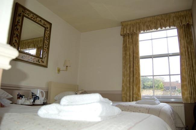 Whyte Harte Hotel Redhill  Esterno foto