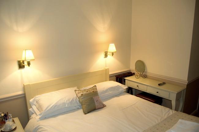 Whyte Harte Hotel Redhill  Esterno foto