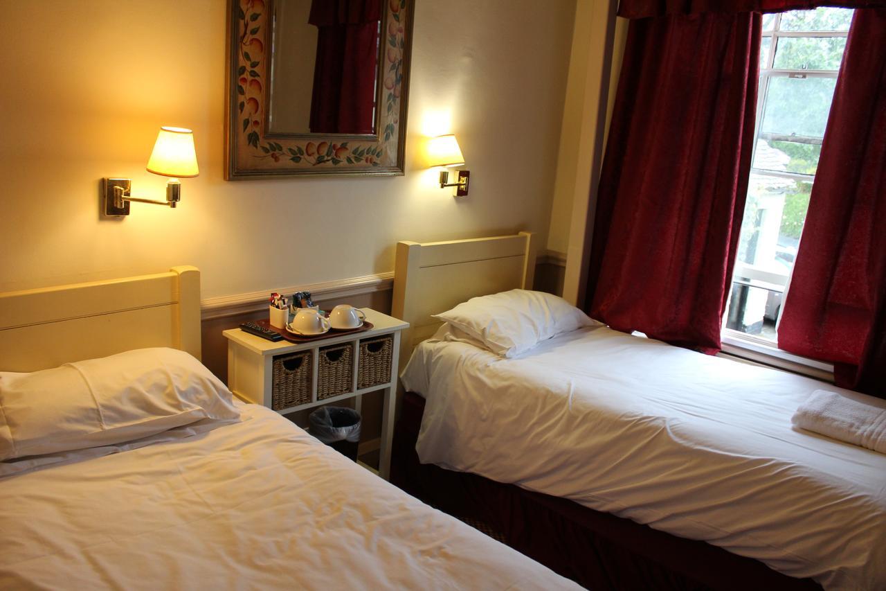 Whyte Harte Hotel Redhill  Esterno foto