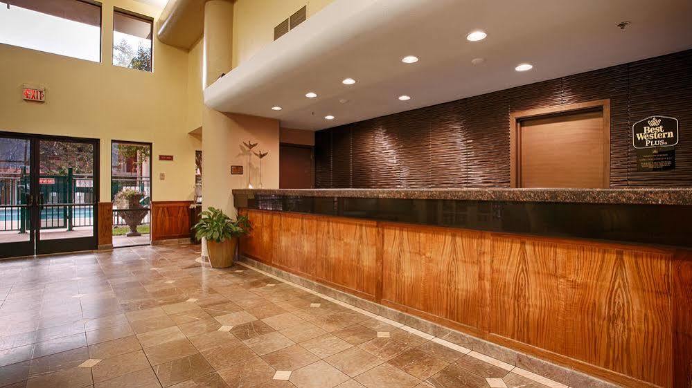 Whyte Harte Hotel Redhill  Esterno foto
