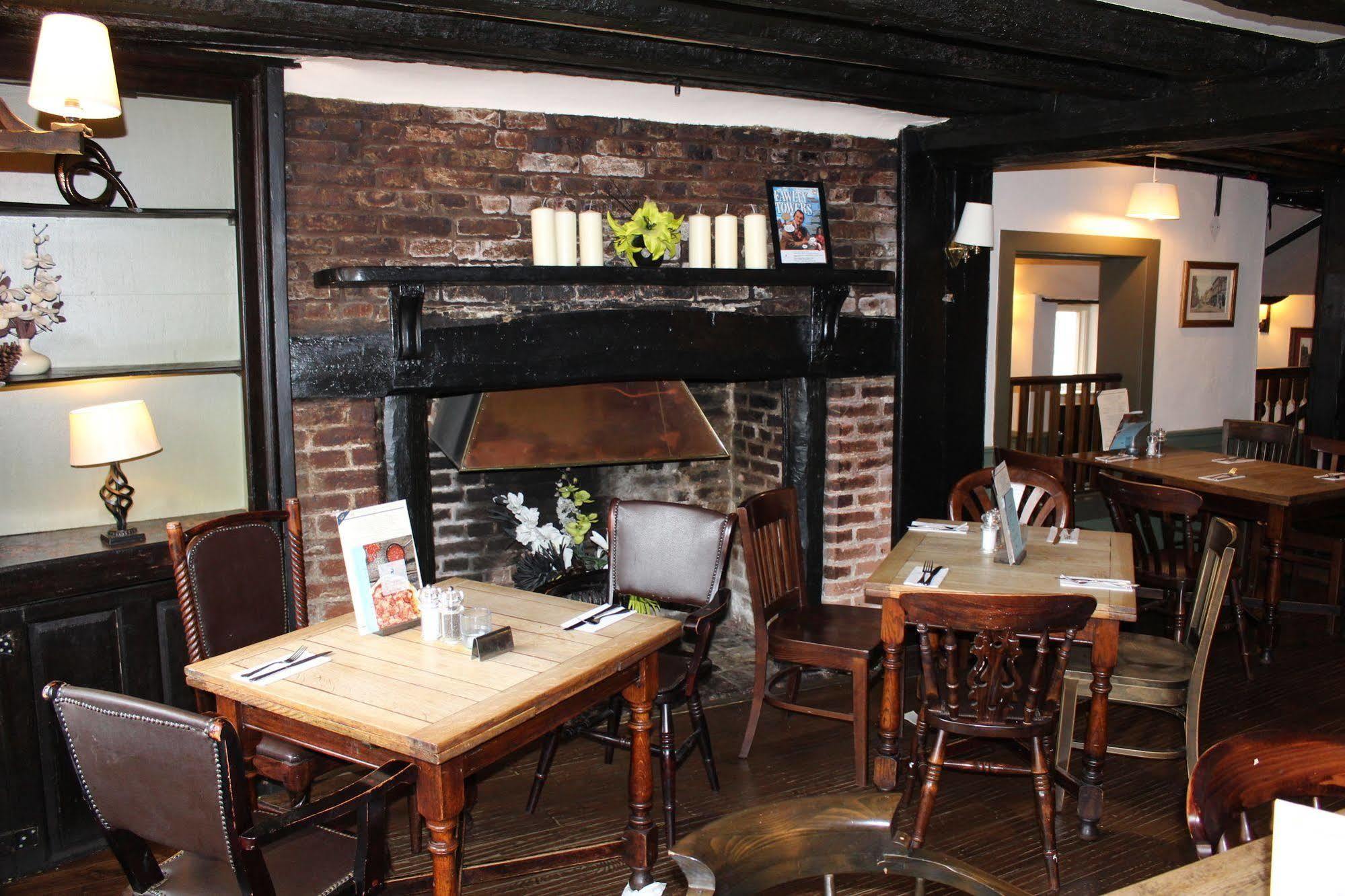 Whyte Harte Hotel Redhill  Esterno foto