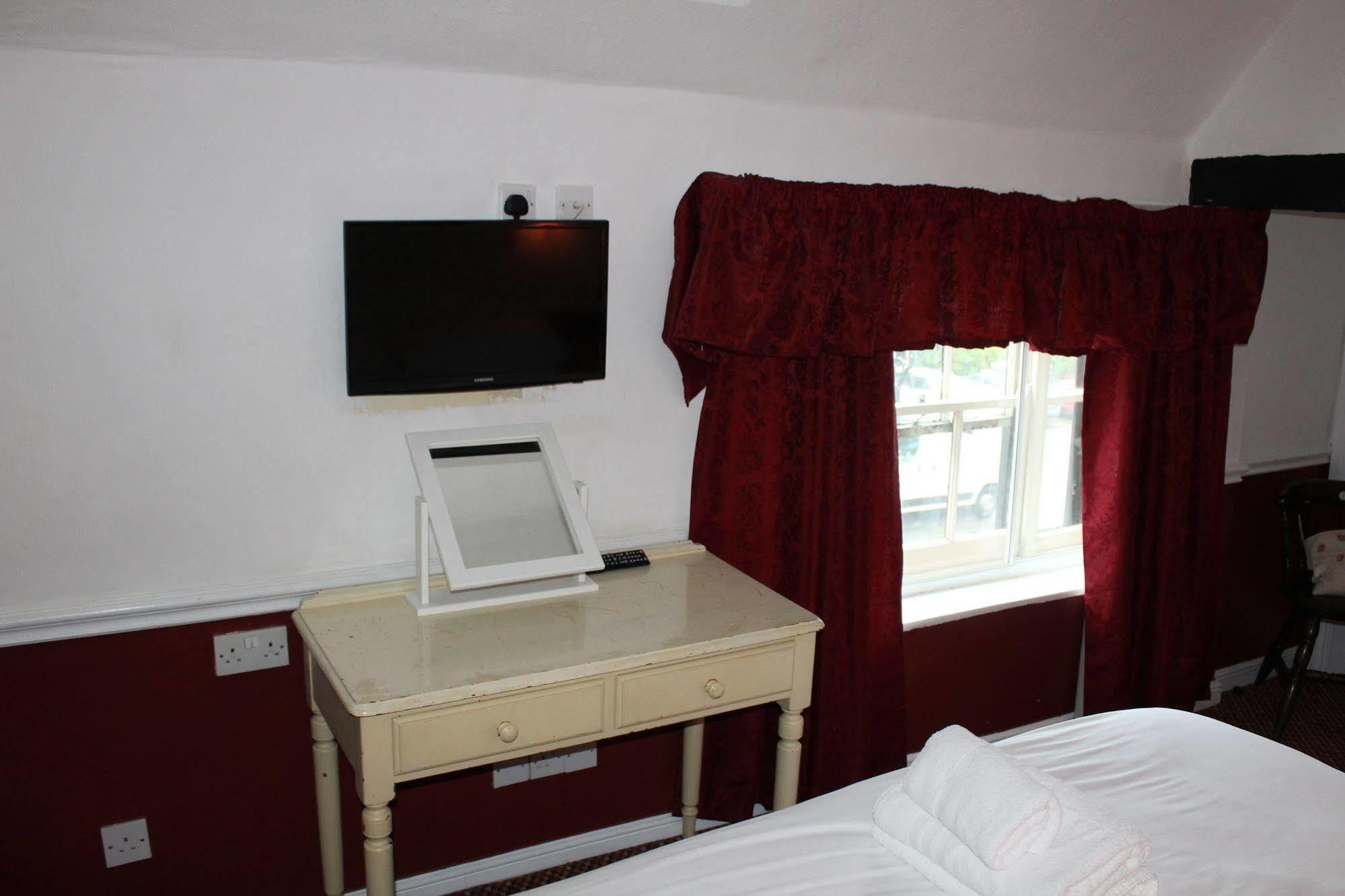 Whyte Harte Hotel Redhill  Esterno foto