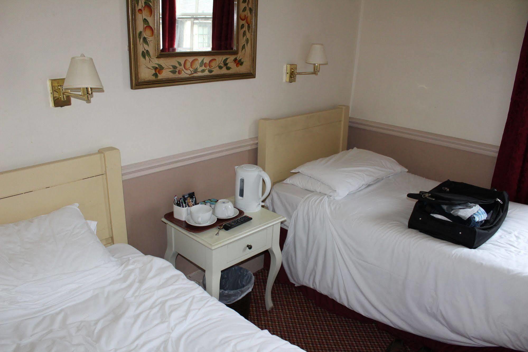 Whyte Harte Hotel Redhill  Esterno foto