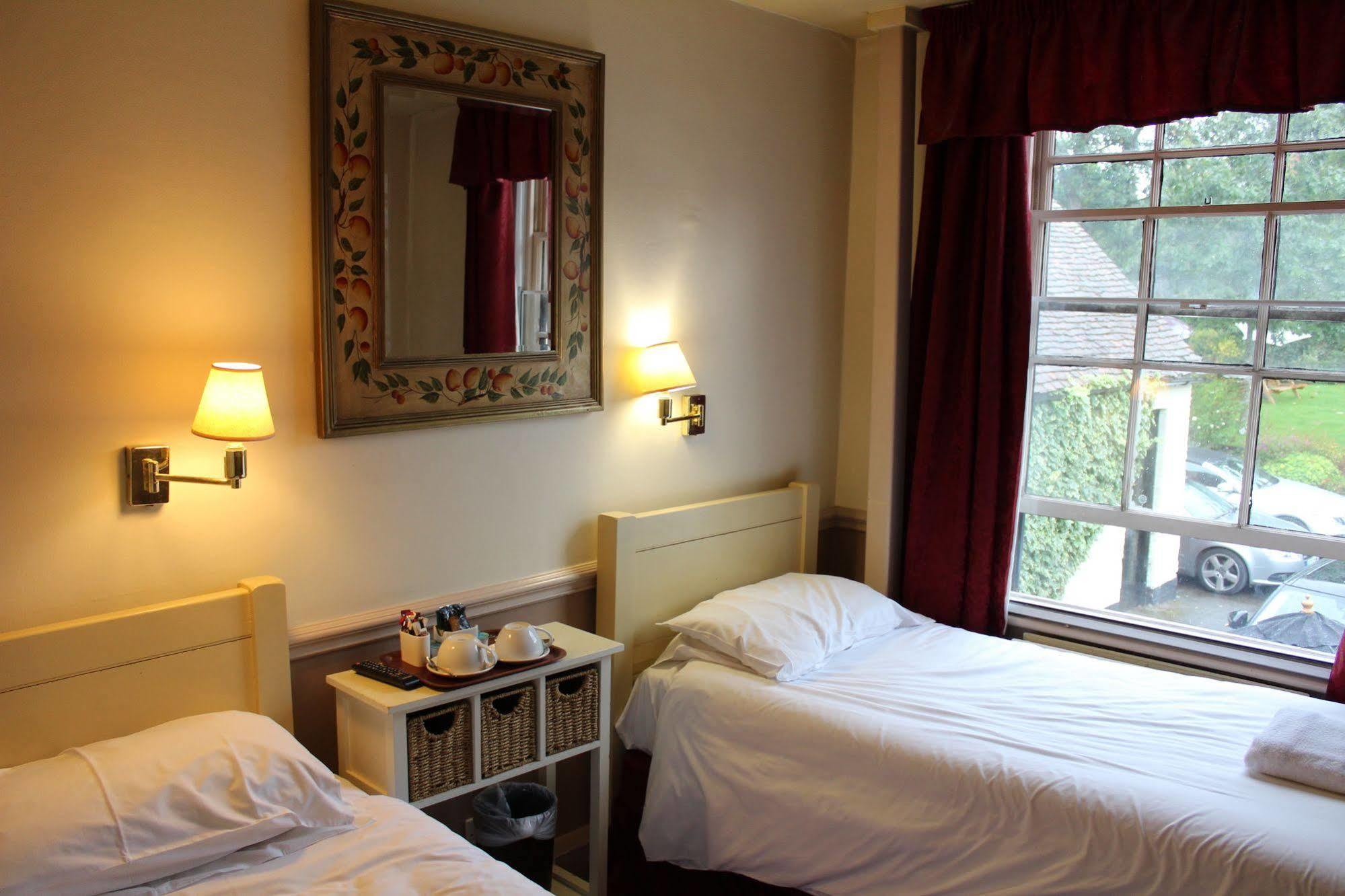 Whyte Harte Hotel Redhill  Esterno foto