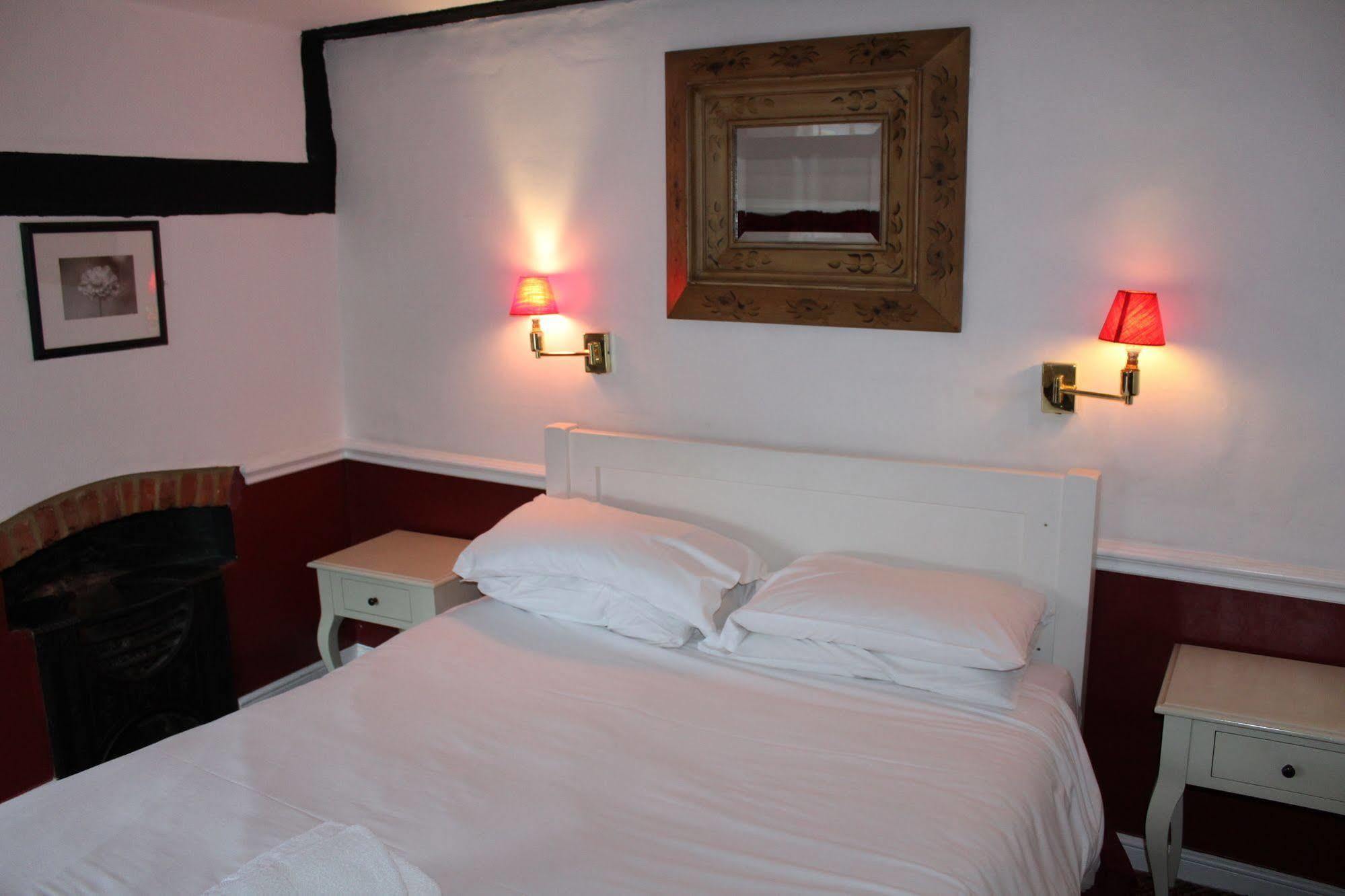 Whyte Harte Hotel Redhill  Esterno foto