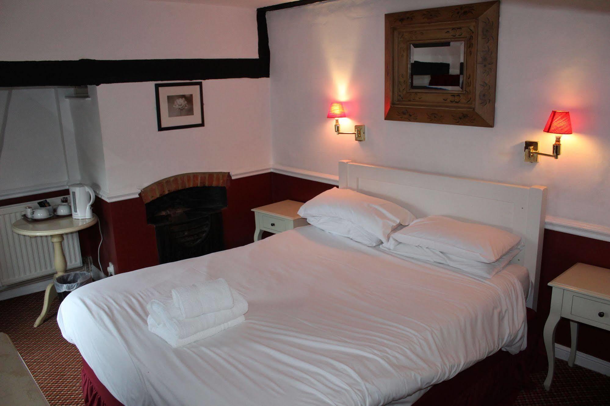 Whyte Harte Hotel Redhill  Esterno foto