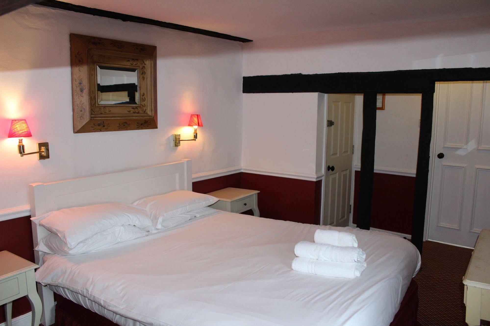 Whyte Harte Hotel Redhill  Esterno foto